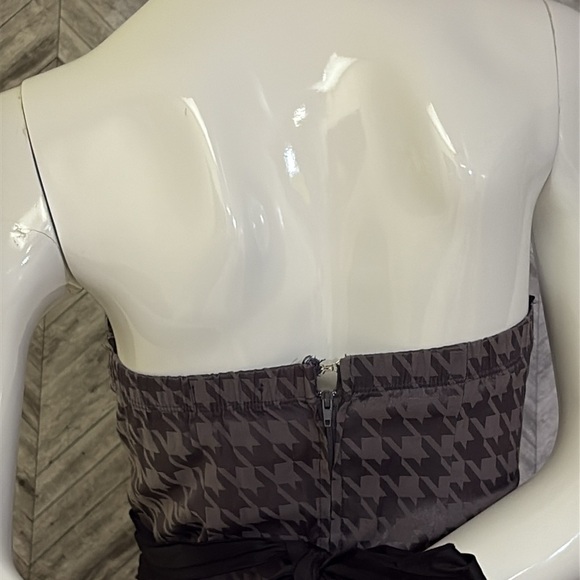 Le Chateau Strapless Black and Gray, with pockets Dress- small - Picture 9 of 9